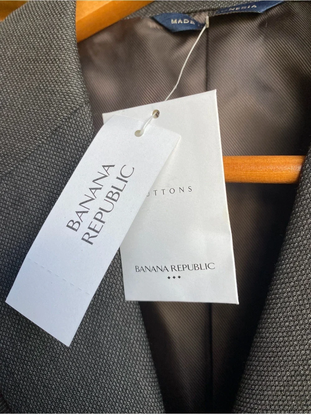 Banana Republic Charcoal Gray Men’s Suit Jacket and Pants